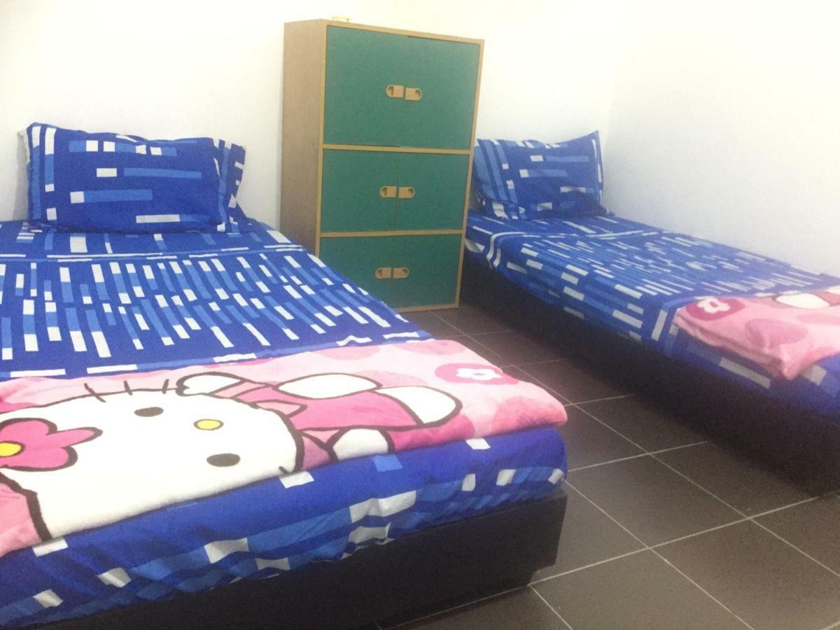 Jiaxin Hostel Ulu Tiram Exterior foto